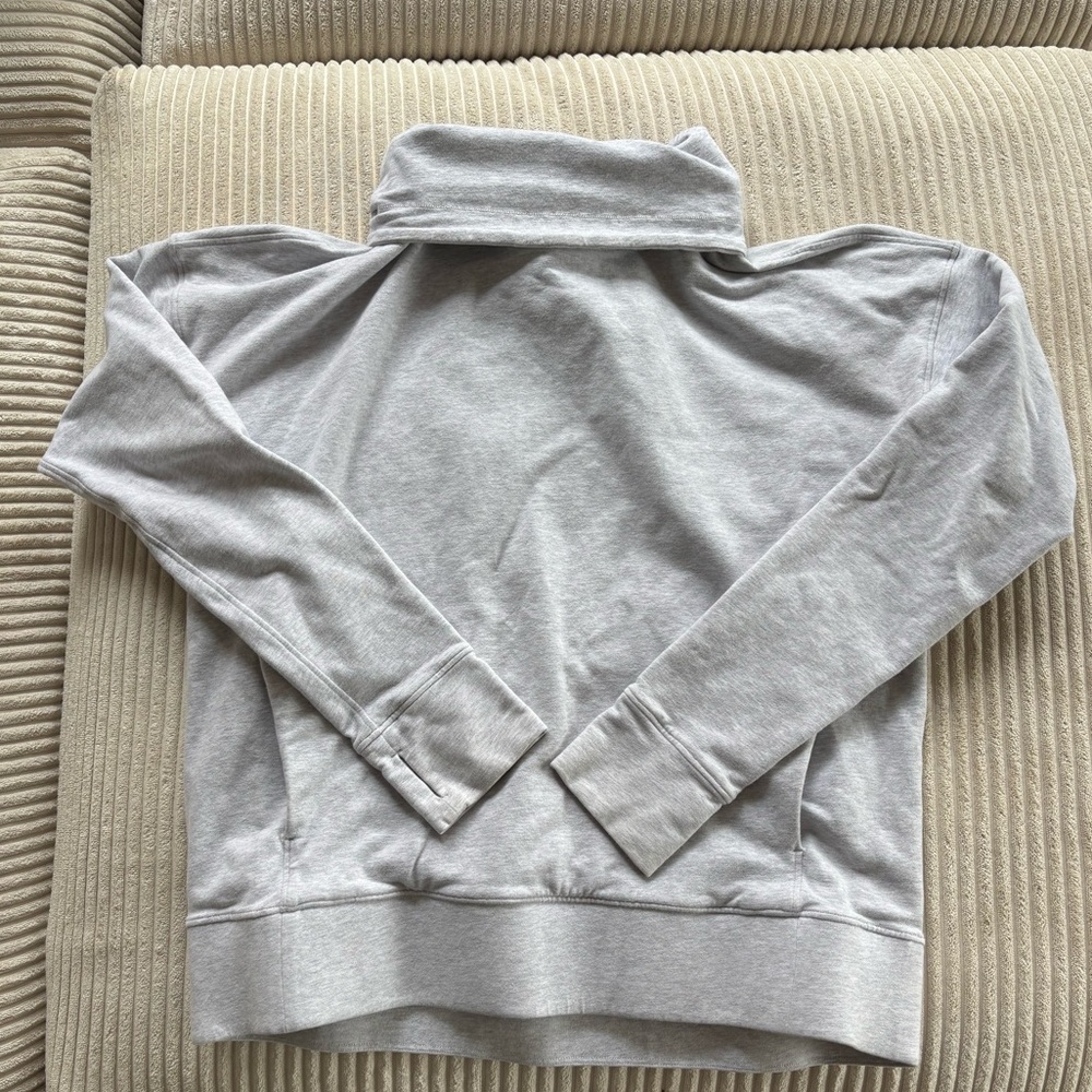 LULULEMON Heather Gray Pull Over